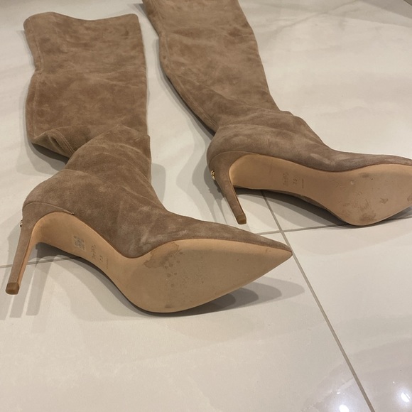 Over the knee boots - Picture 2 of 3